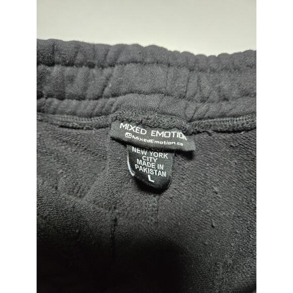 Mixed Emotion Shorts Size Large Black - Picture 5 of 6